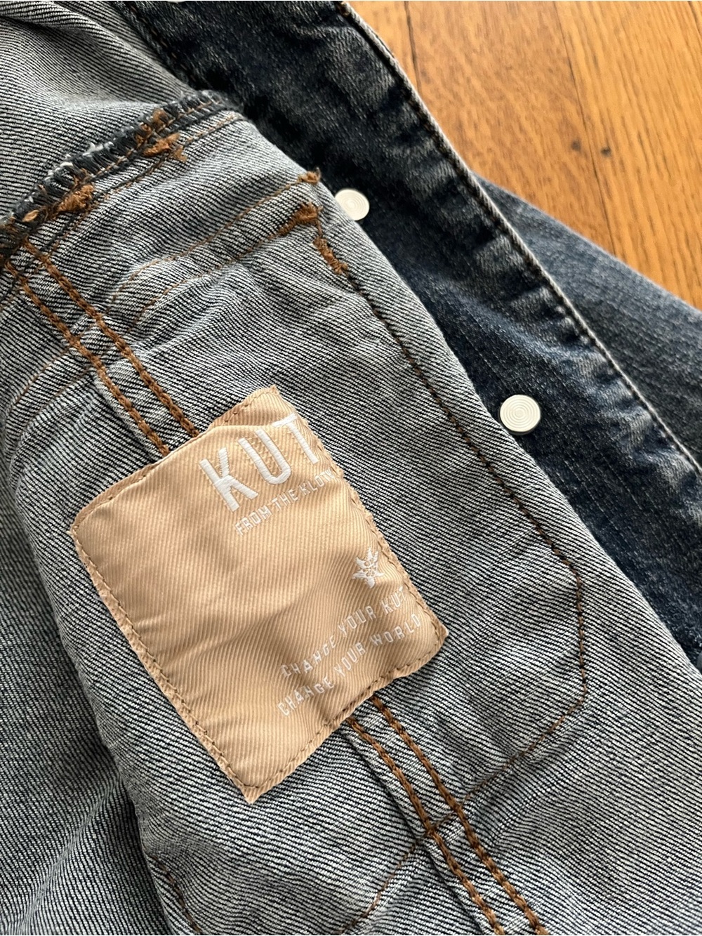 Kut from the Kloth Kara Denim Jacket - Picture 6 of 11